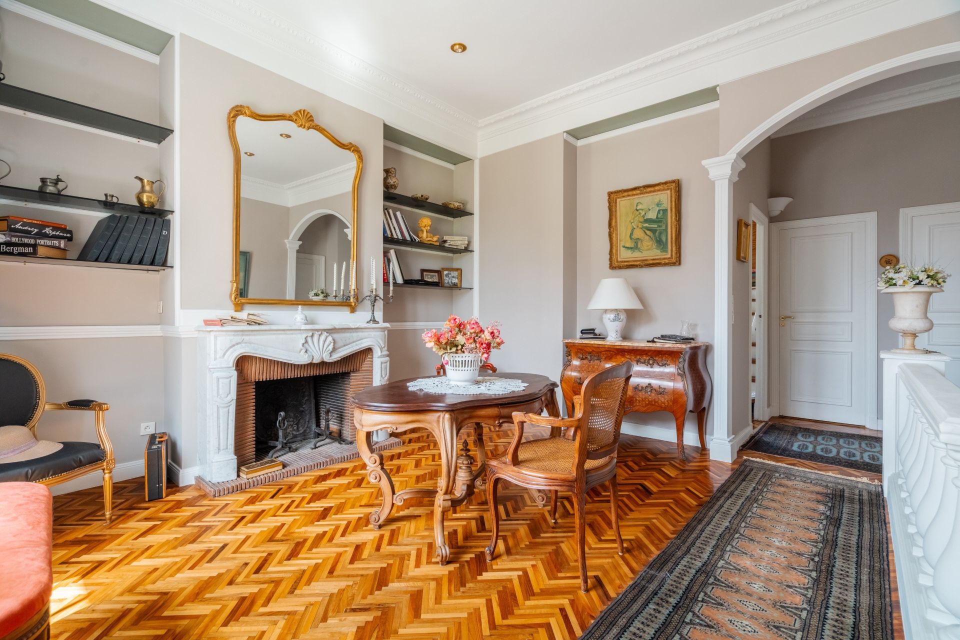 luxury house 5 Rooms for sale on MARSEILLE (13008)