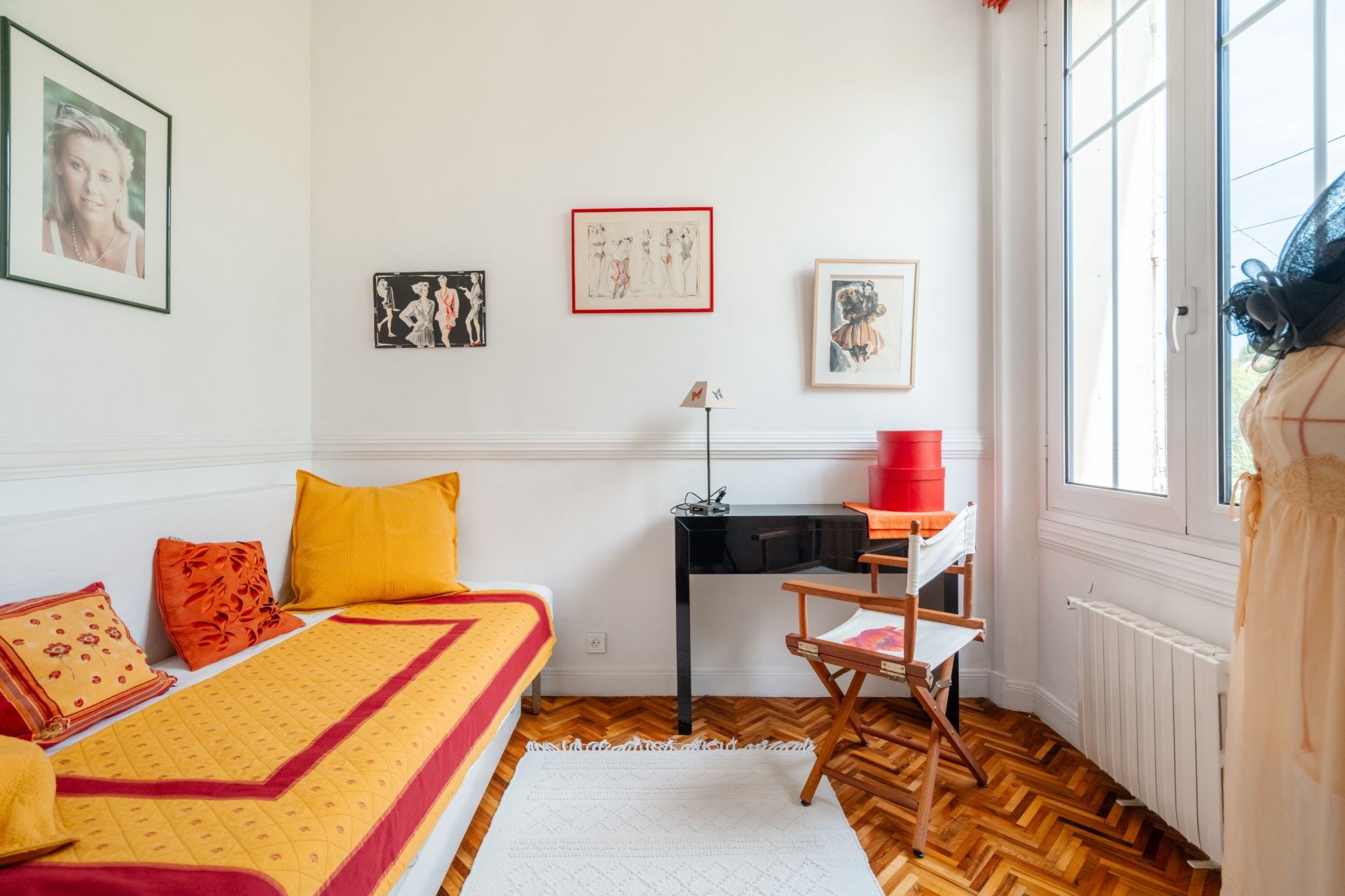 luxury house 5 Rooms for sale on MARSEILLE (13008)