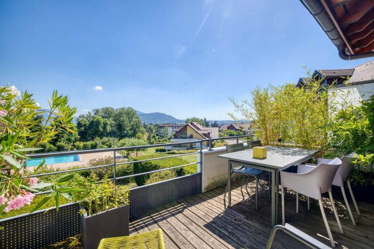 luxury apartment 3 Rooms for sale on ANNECY LE VIEUX (74940)