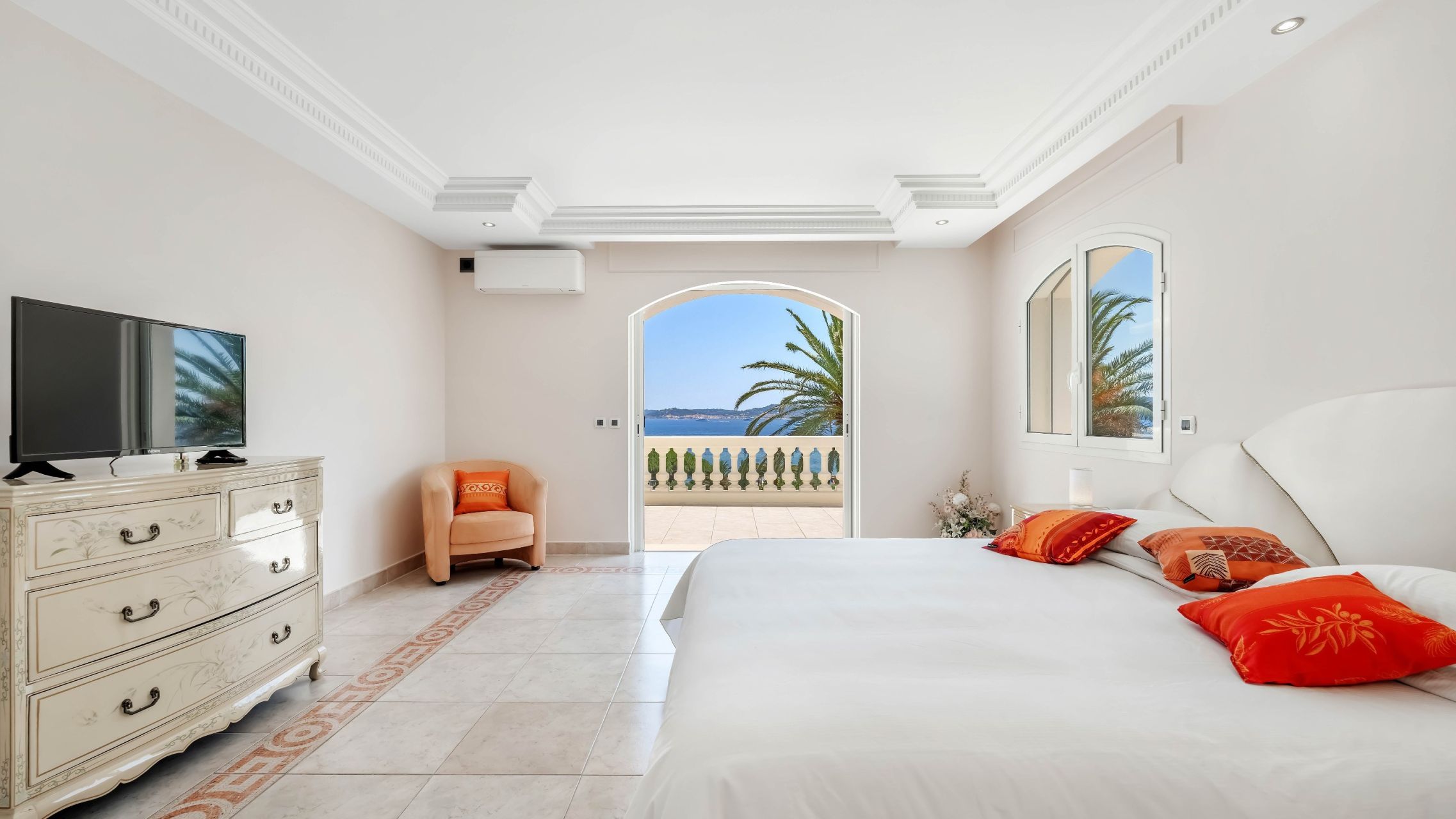 mansion 10 Rooms for sale on GRIMAUD (83310)