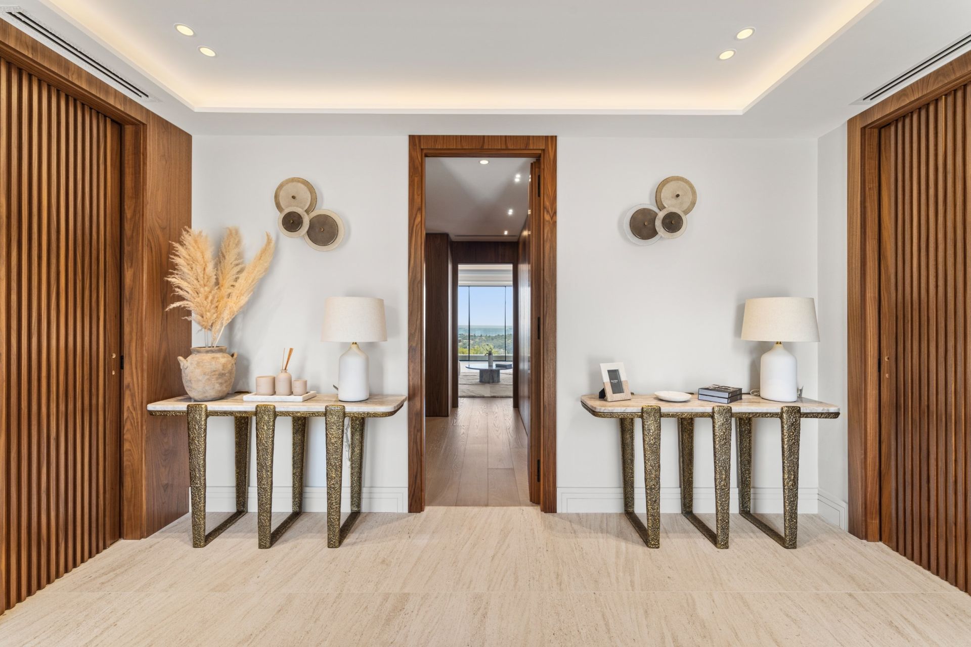contemporary house 8 Rooms for sale on NICE (06000)