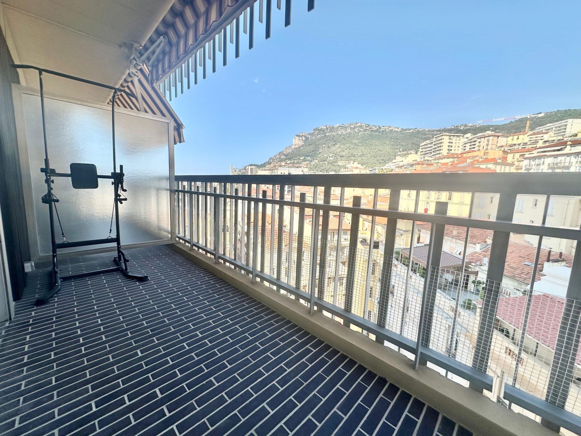 luxury apartment 3 Rooms for rent on MONACO (98000)