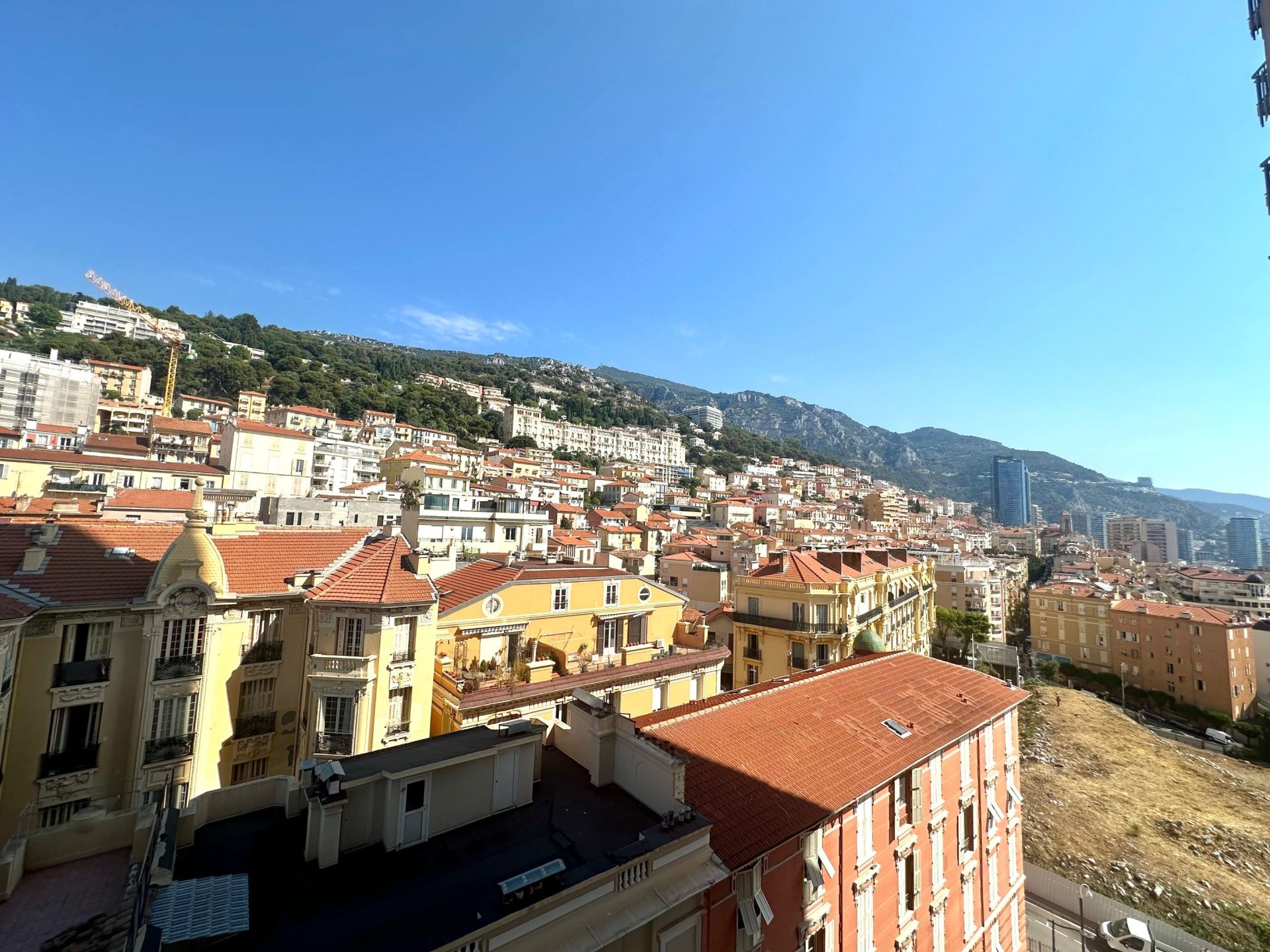 luxury apartment 3 Rooms for rent on MONACO (98000)