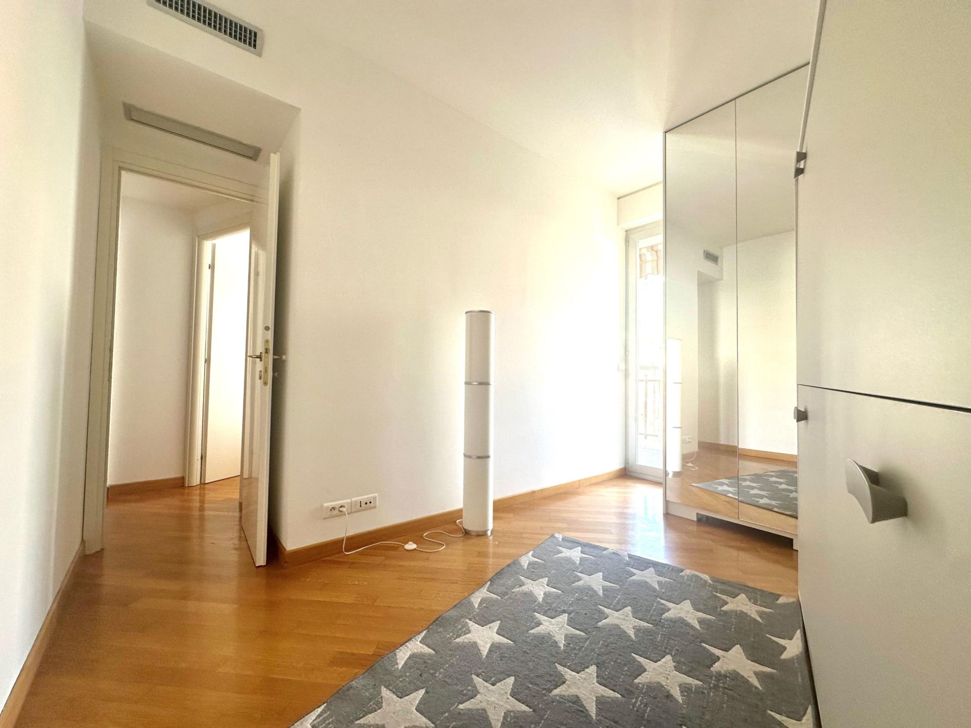luxury apartment 3 Rooms for rent on MONACO (98000)