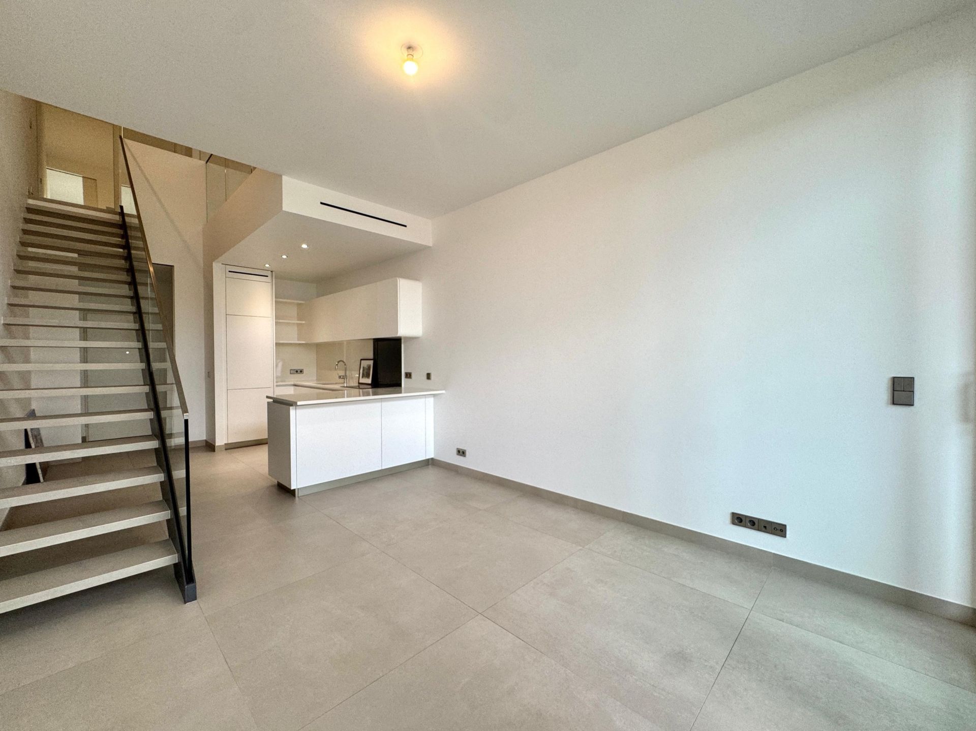 luxury apartment 2 Rooms for rent on MONACO (98000)