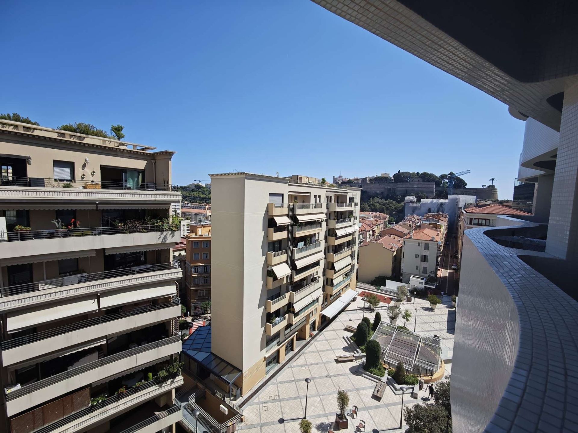 luxury apartment 2 Rooms for rent on MONACO (98000)