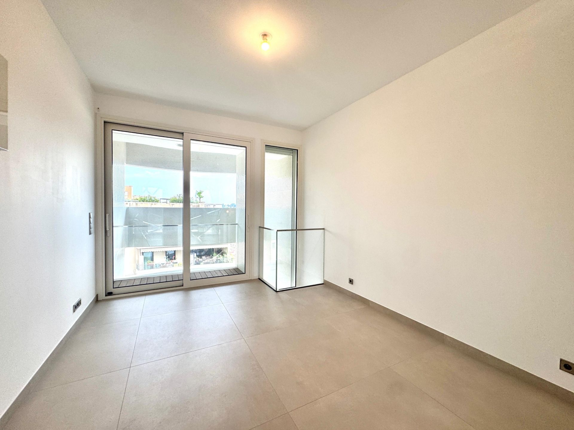 luxury apartment 2 Rooms for rent on MONACO (98000)