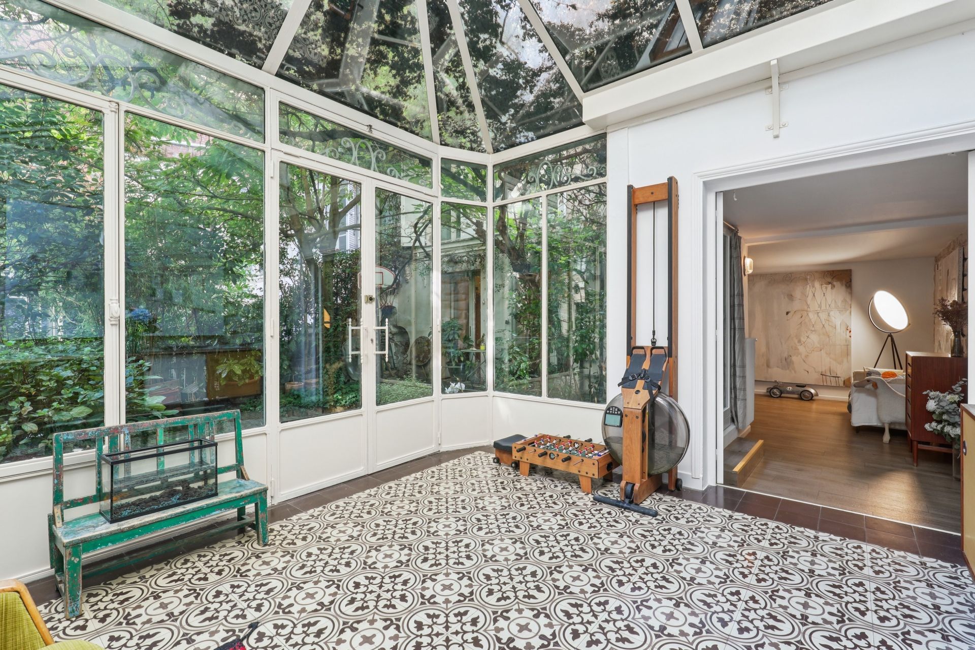 luxury house 6 Rooms for sale on PARIS (75018)
