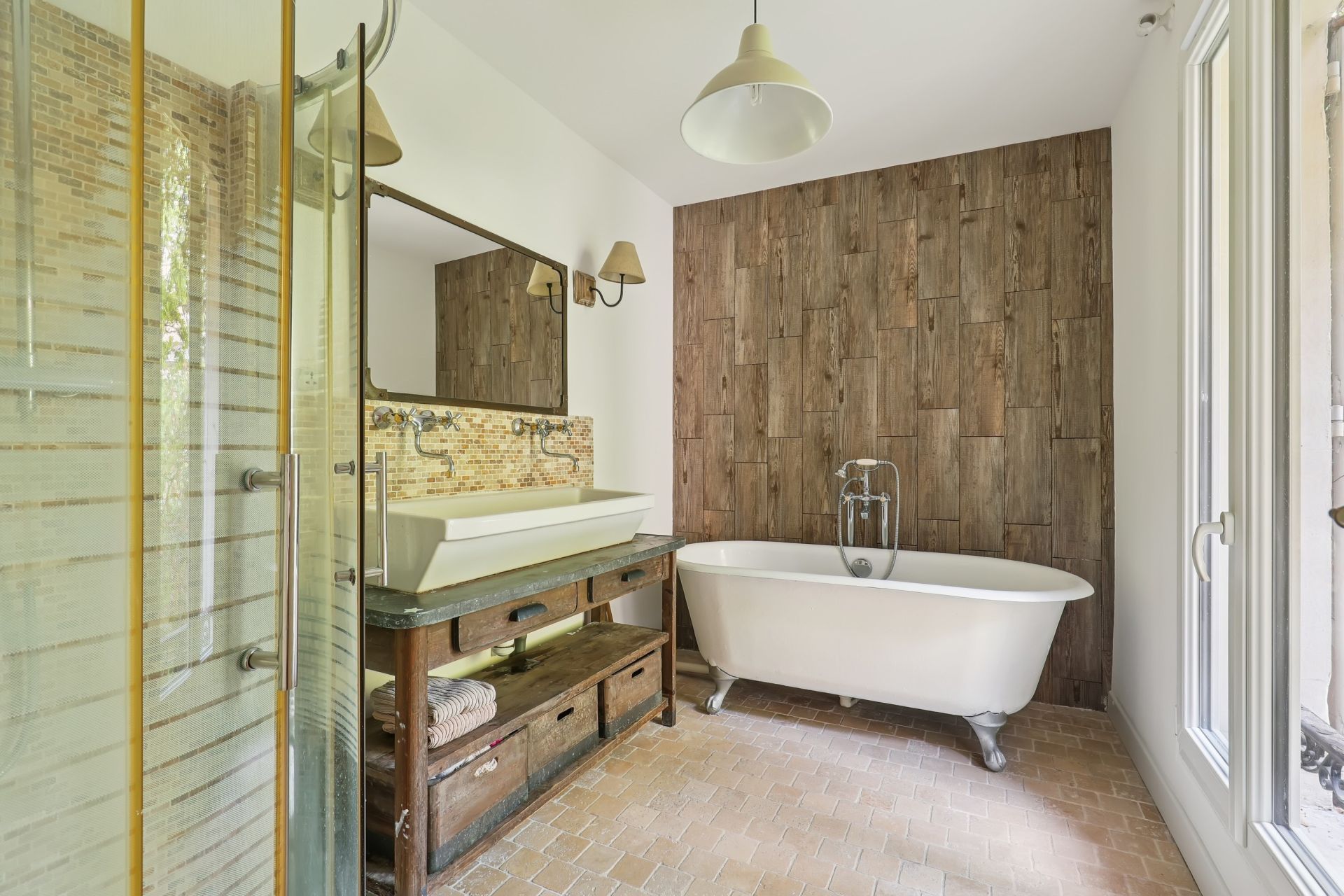 luxury house 6 Rooms for sale on PARIS (75018)