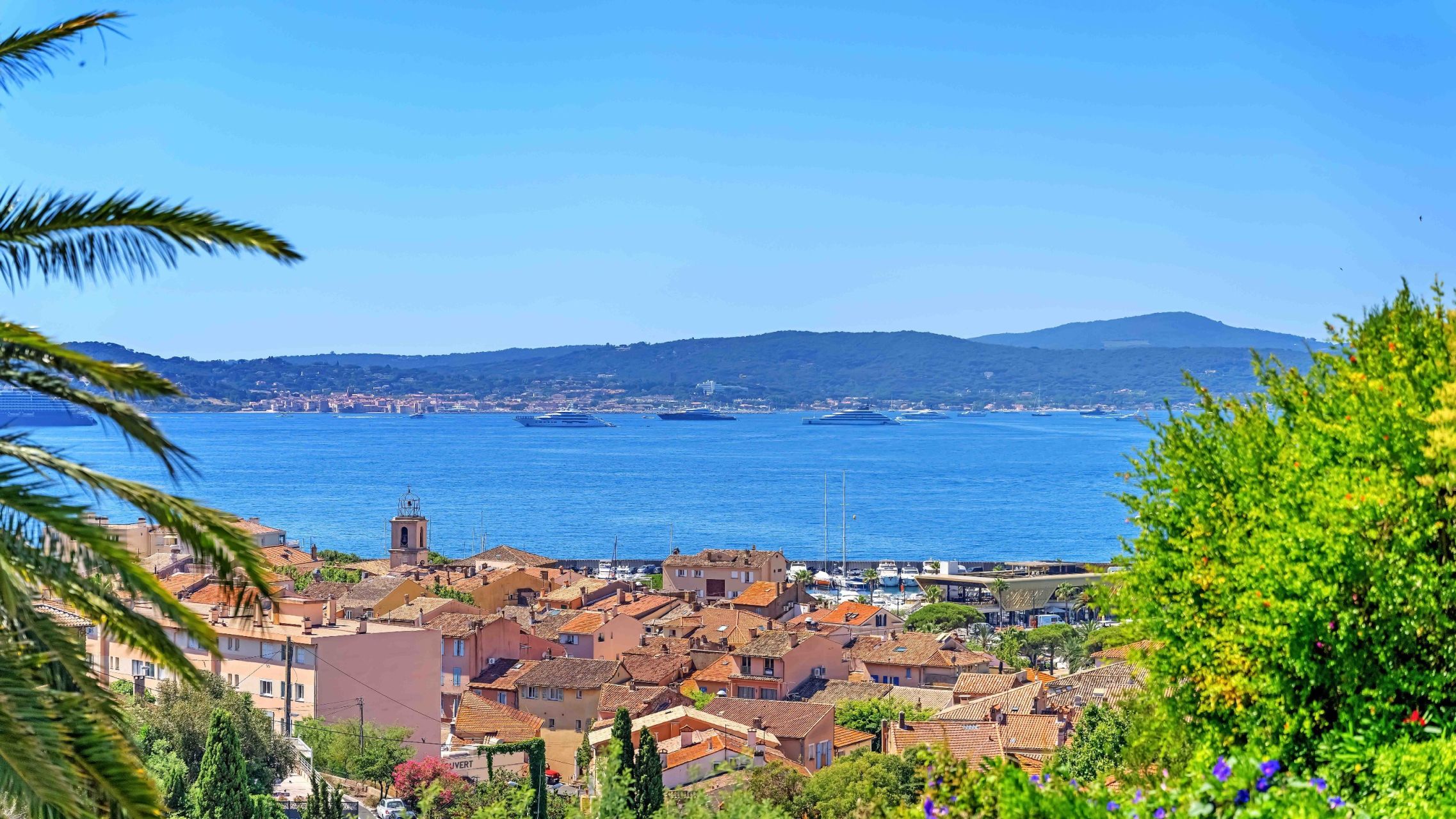 luxury villa 6 Rooms for sale on STE MAXIME (83120)