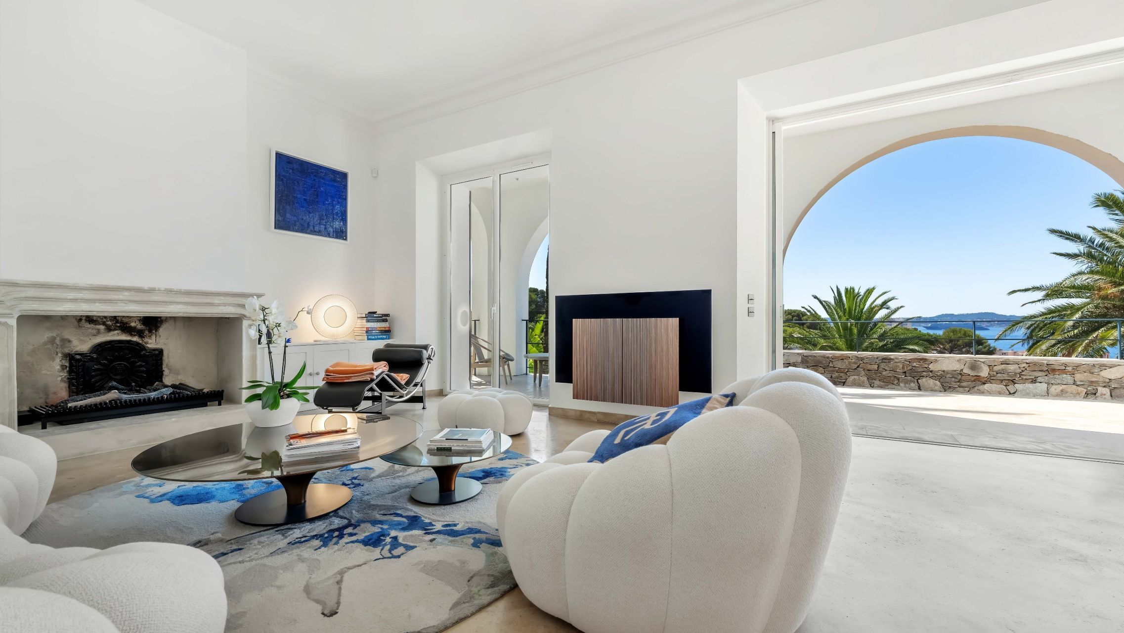 luxury villa 6 Rooms for sale on STE MAXIME (83120)