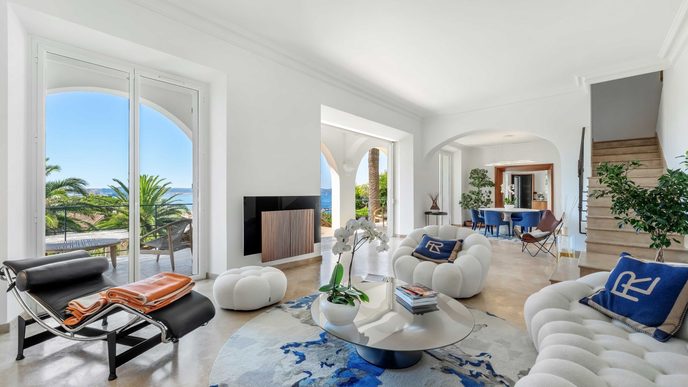 luxury villa 6 Rooms for sale on STE MAXIME (83120)