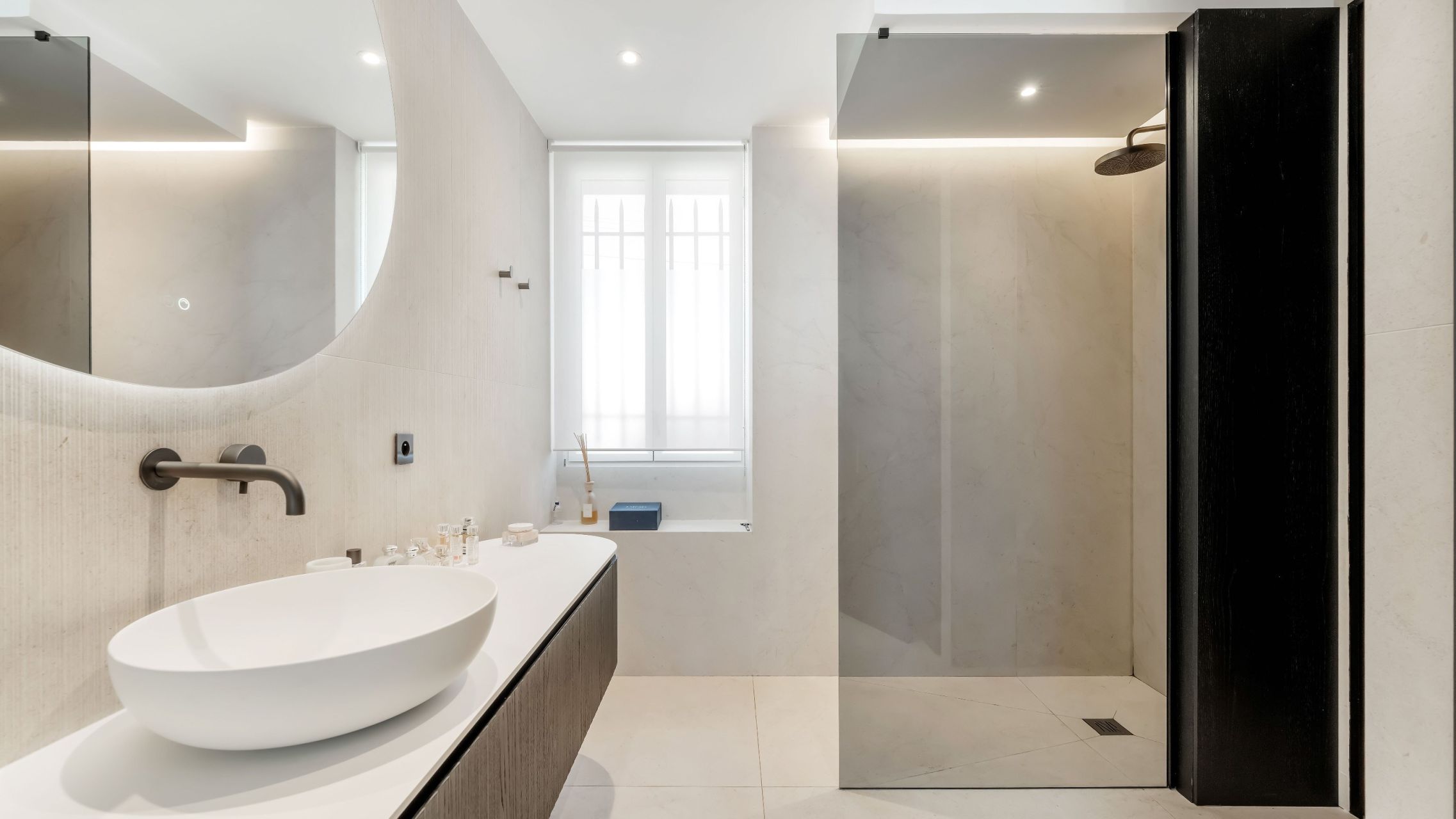 luxury villa 6 Rooms for sale on STE MAXIME (83120)