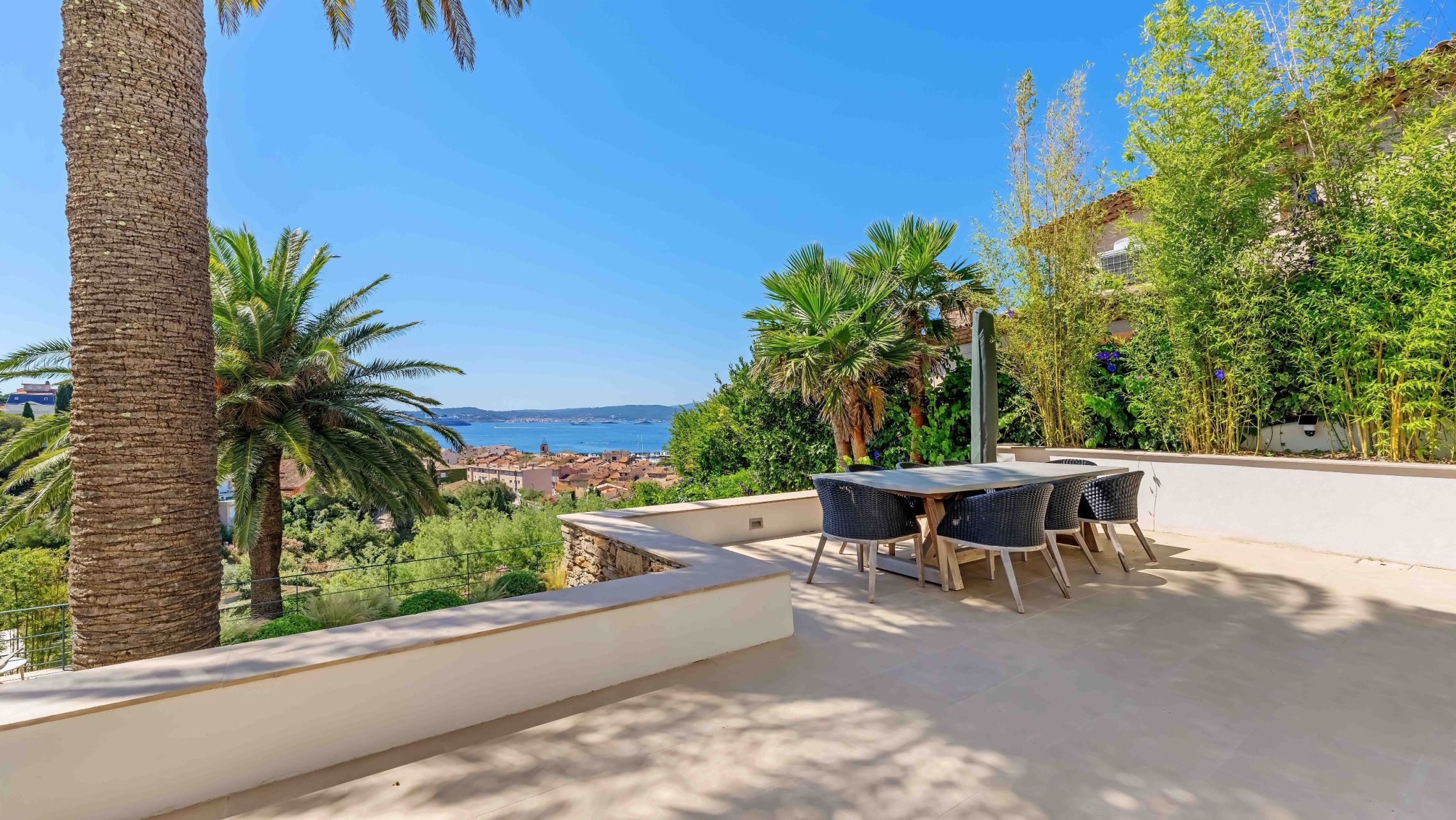 luxury villa 6 Rooms for sale on STE MAXIME (83120)
