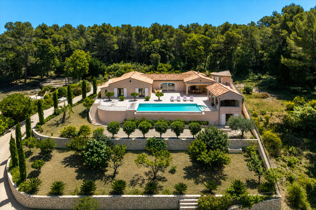 luxury villa 6 Rooms for sale on CABRIS (06530)