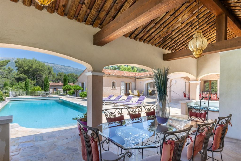 luxury villa 6 Rooms for sale on CABRIS (06530)