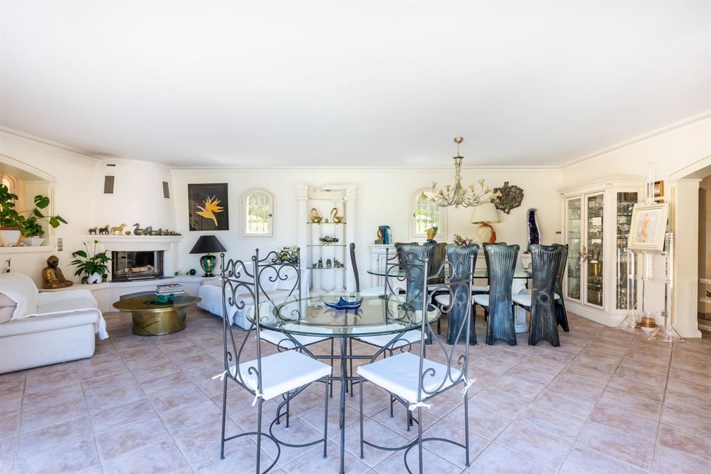 luxury villa 6 Rooms for sale on CABRIS (06530)