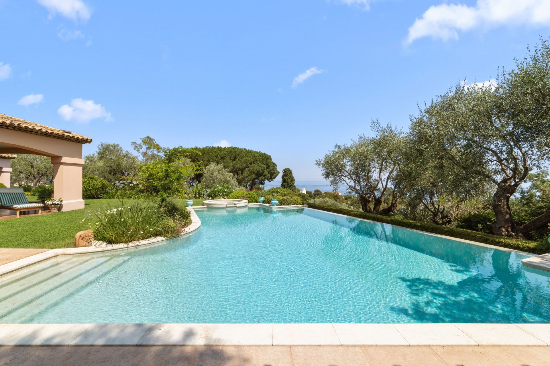 maison provençale de luxe 7 Pièces en vente sur MENTON (06500)