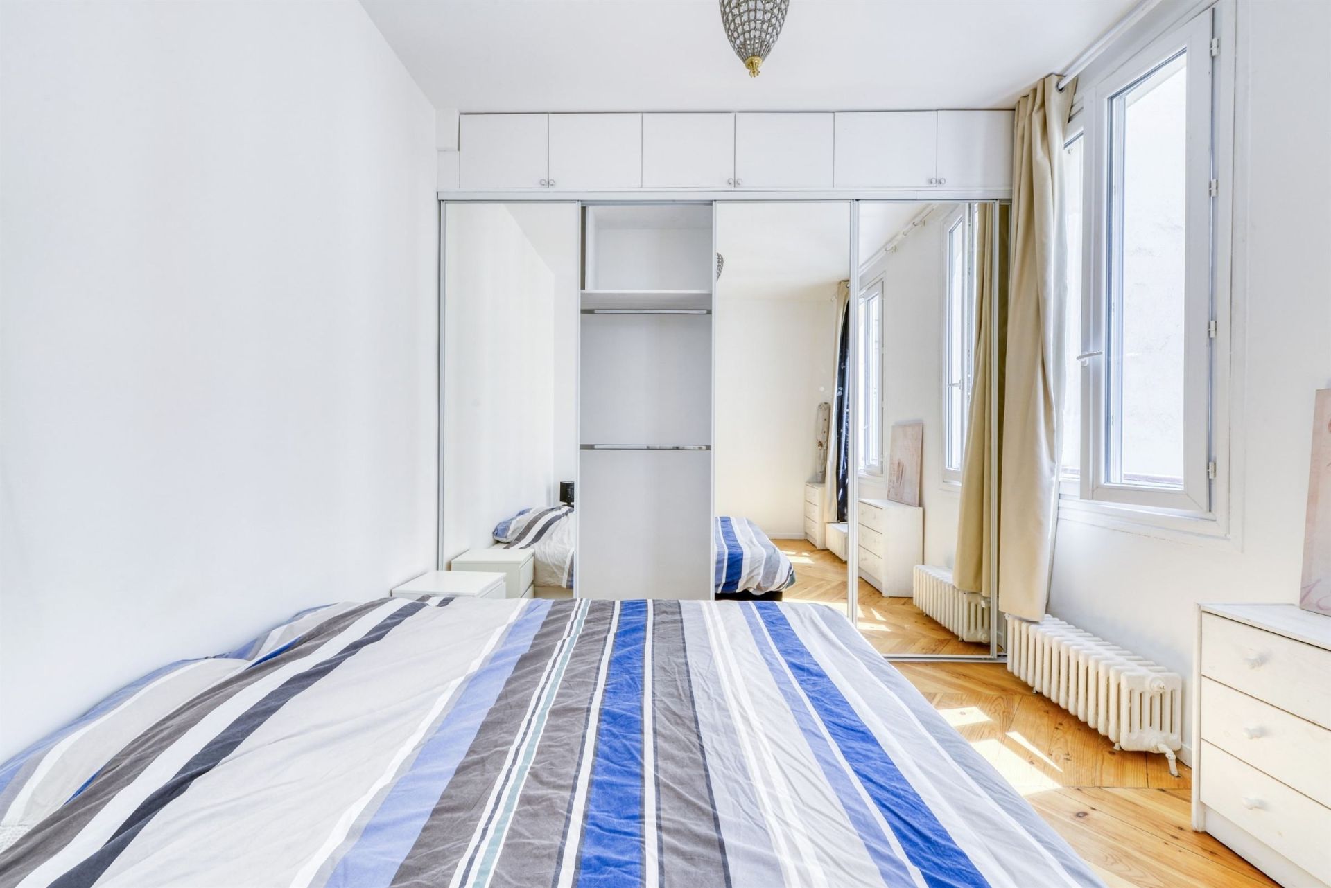 luxury apartment 4 Rooms for sale on PARIS (75009)