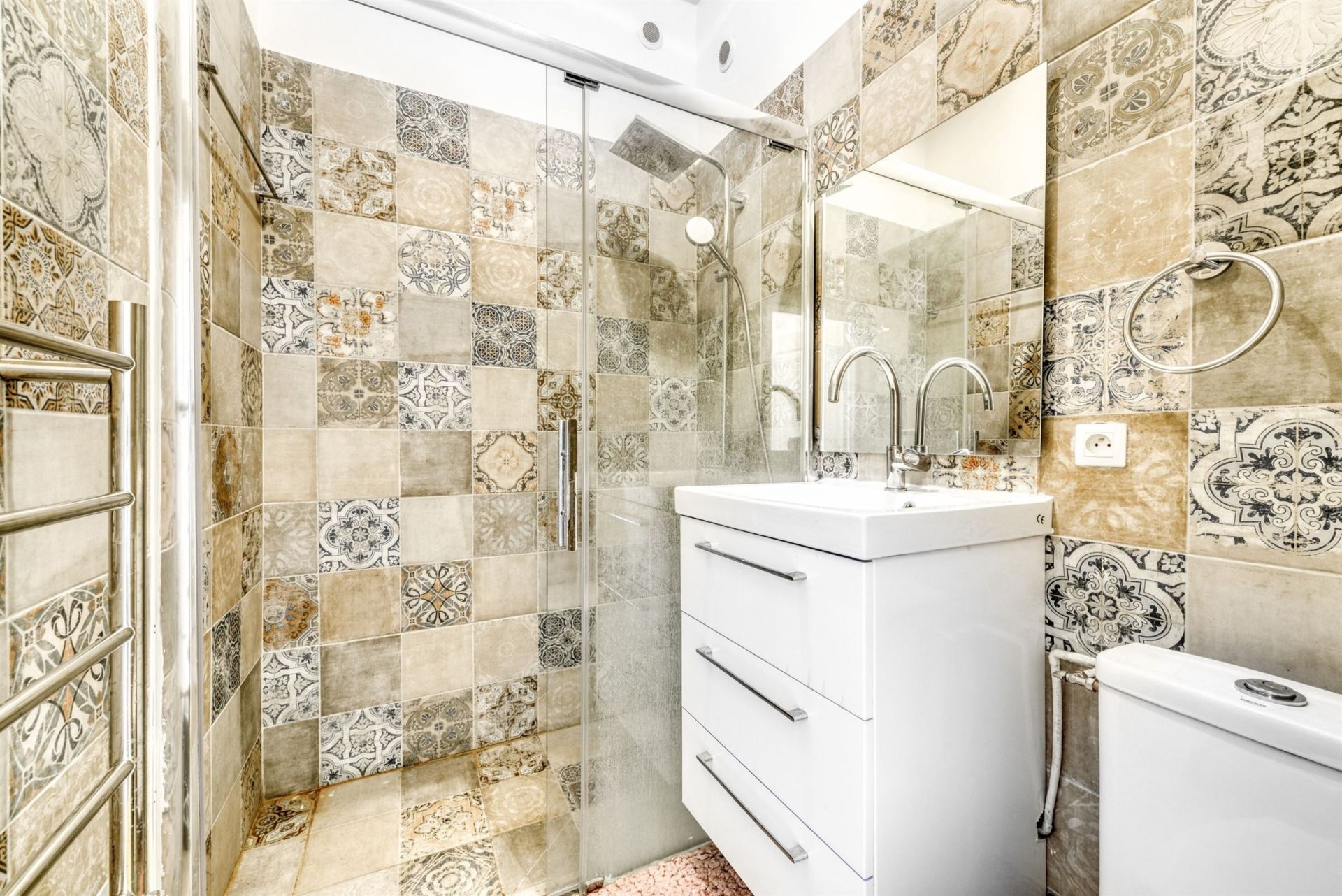 luxury apartment 4 Rooms for sale on PARIS (75009)