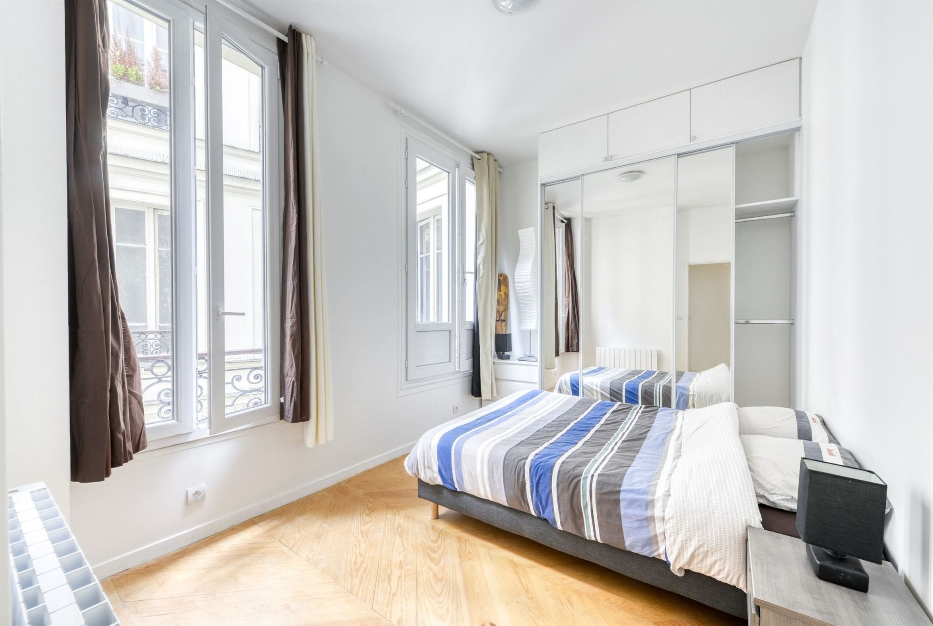 luxury apartment 4 Rooms for sale on PARIS (75009)