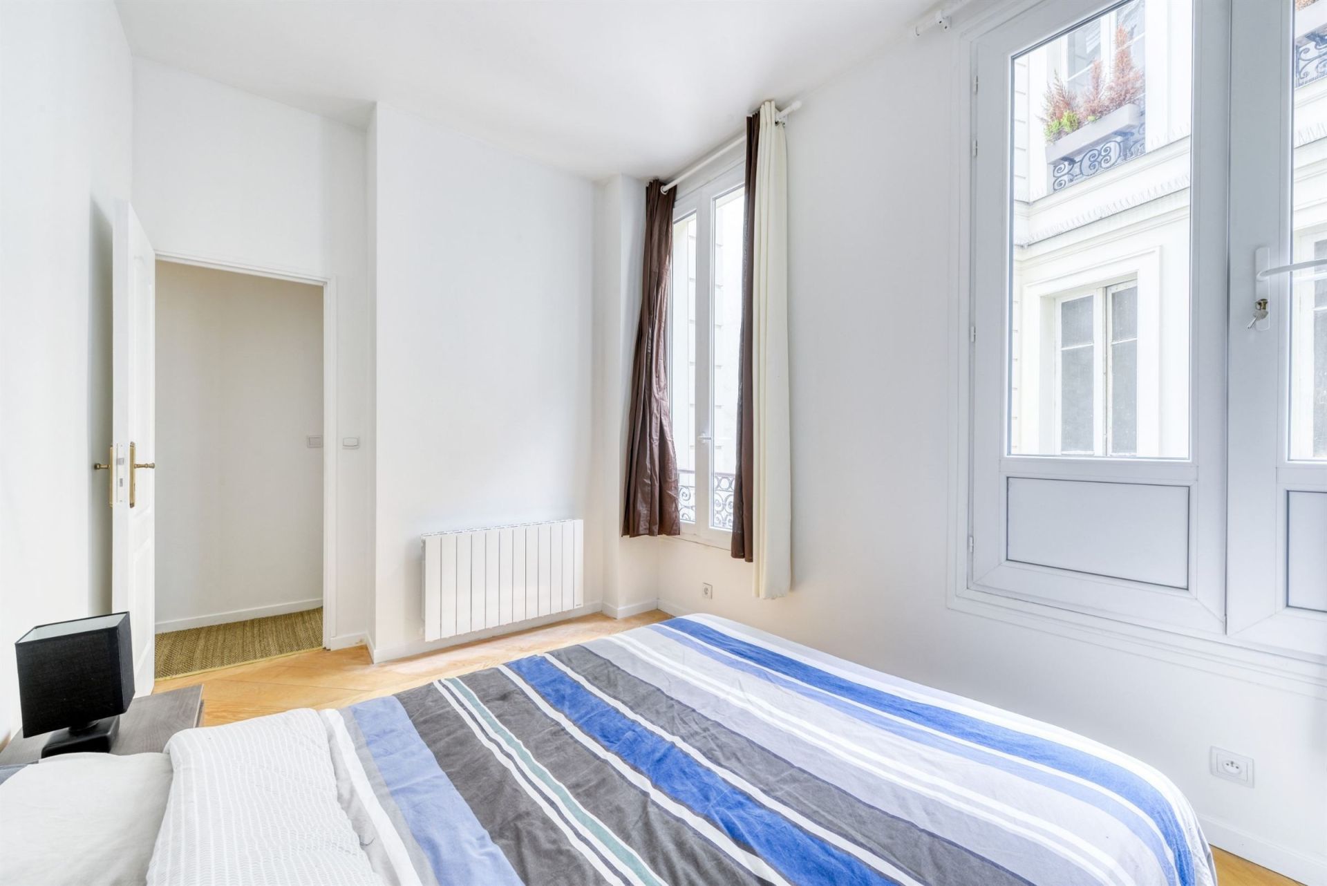 luxury apartment 4 Rooms for sale on PARIS (75009)