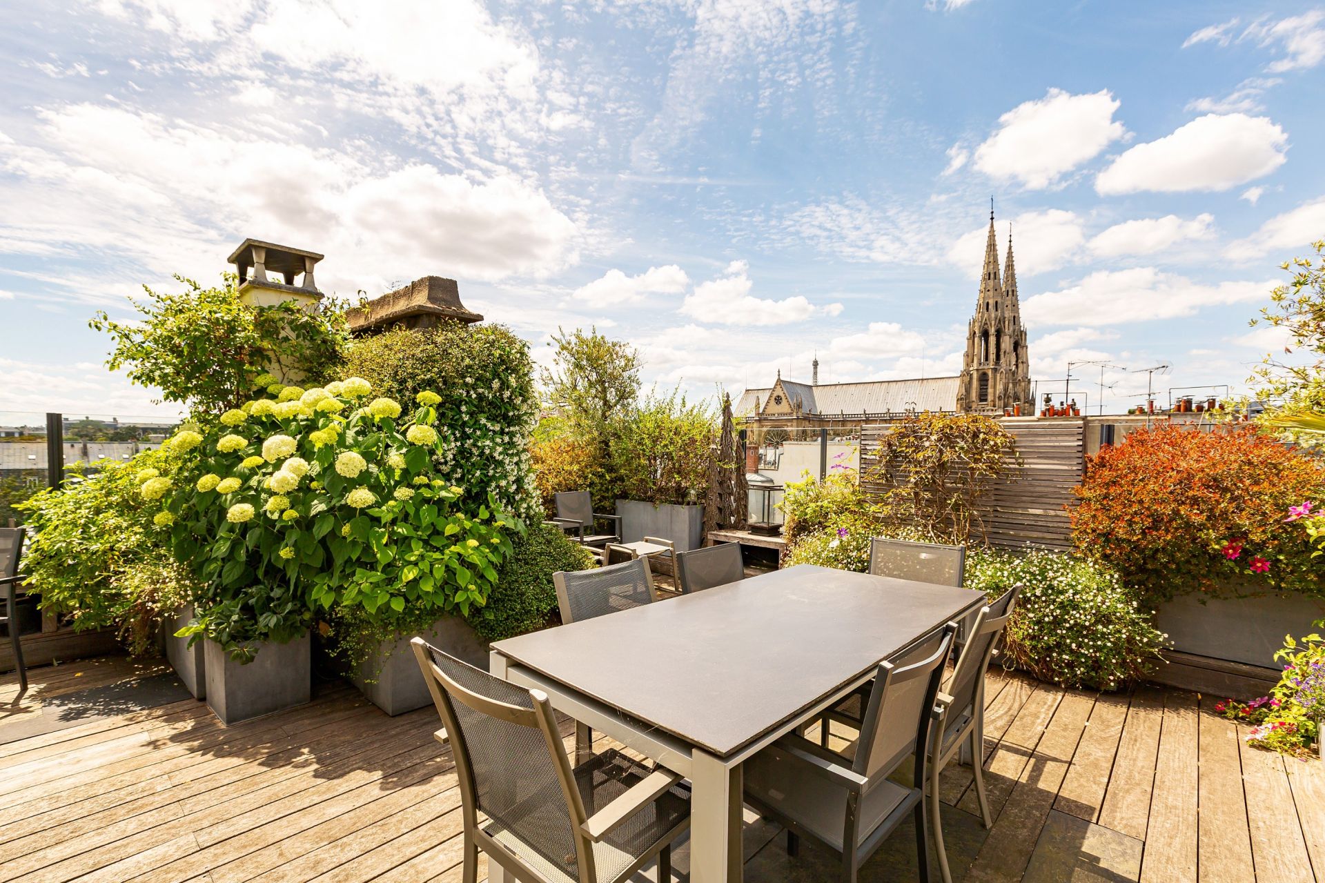 luxury apartment 6 Rooms for sale on PARIS (75007)