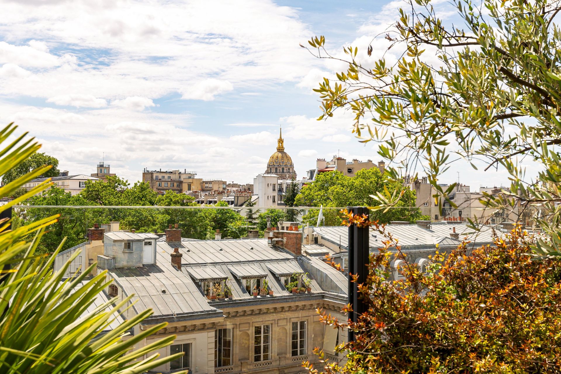 luxury apartment 6 Rooms for sale on PARIS (75007)