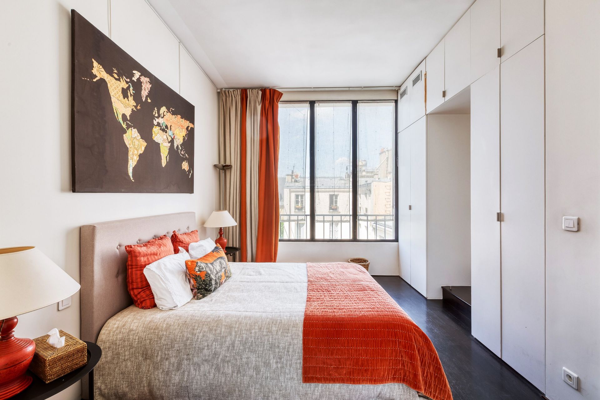 luxury apartment 6 Rooms for sale on PARIS (75007)