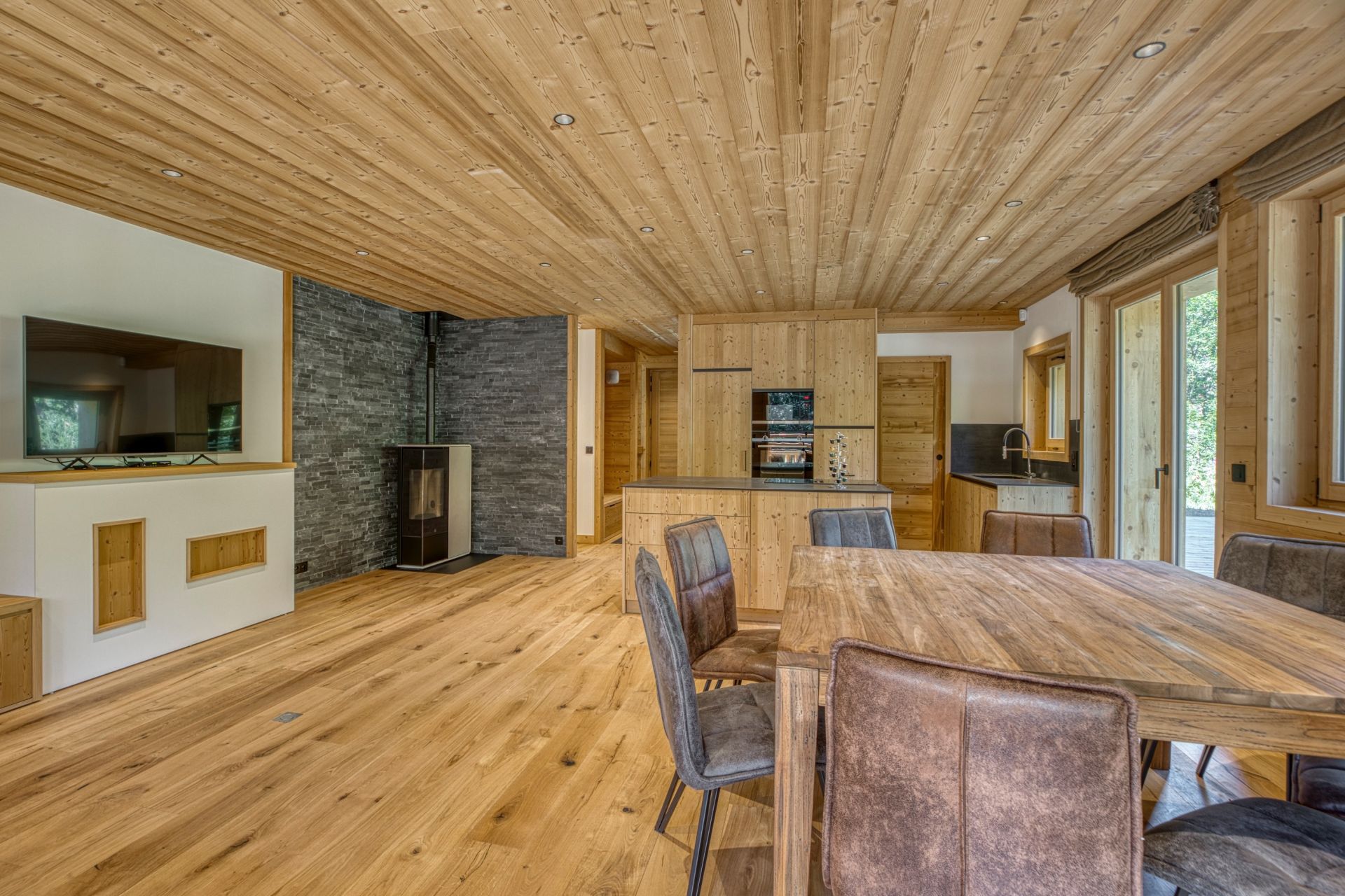 luxury chalet 5 Rooms for sale on LE GRAND BORNAND (74450)