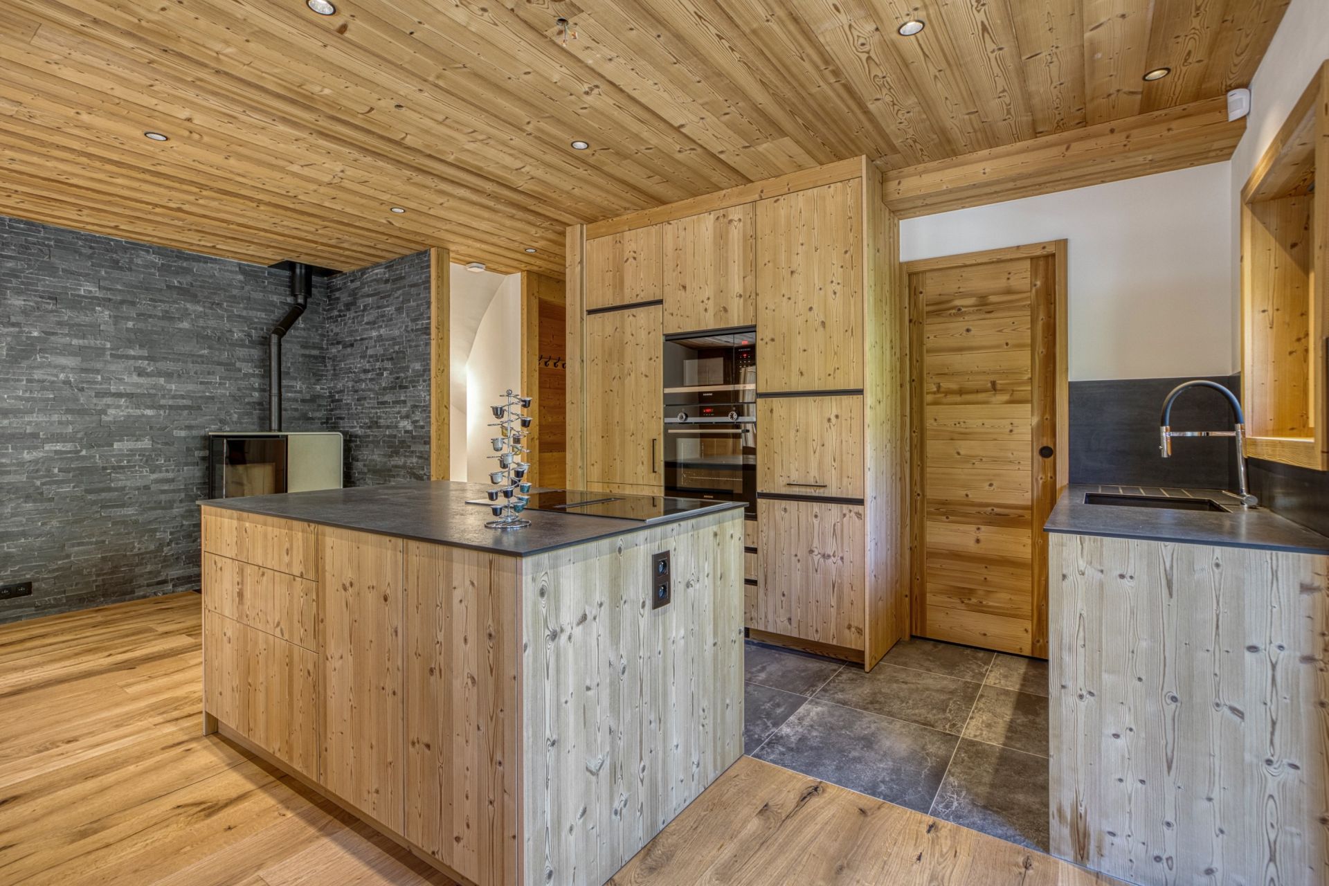 luxury chalet 5 Rooms for sale on LE GRAND BORNAND (74450)