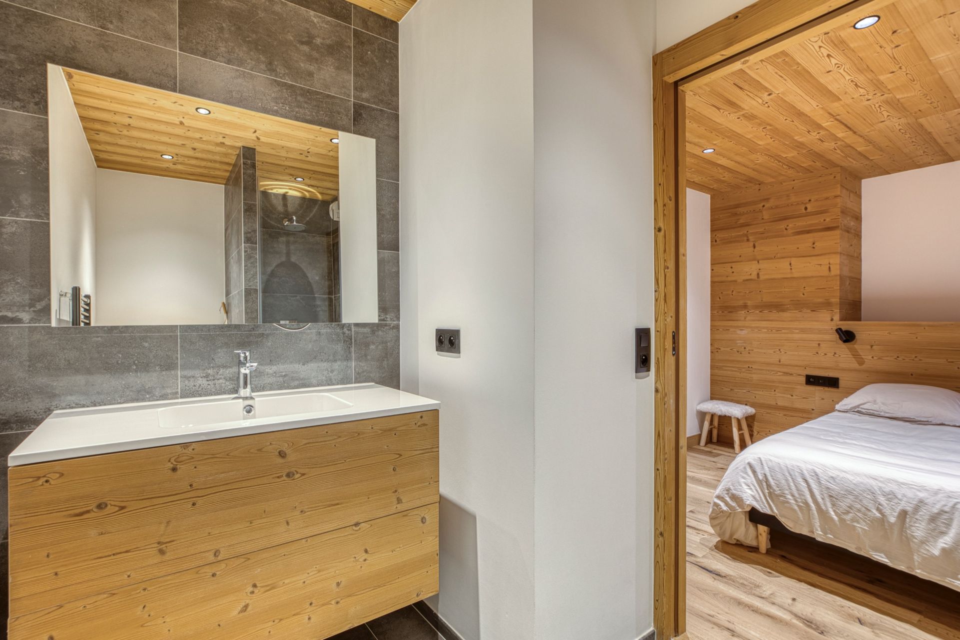 luxury chalet 5 Rooms for sale on LE GRAND BORNAND (74450)