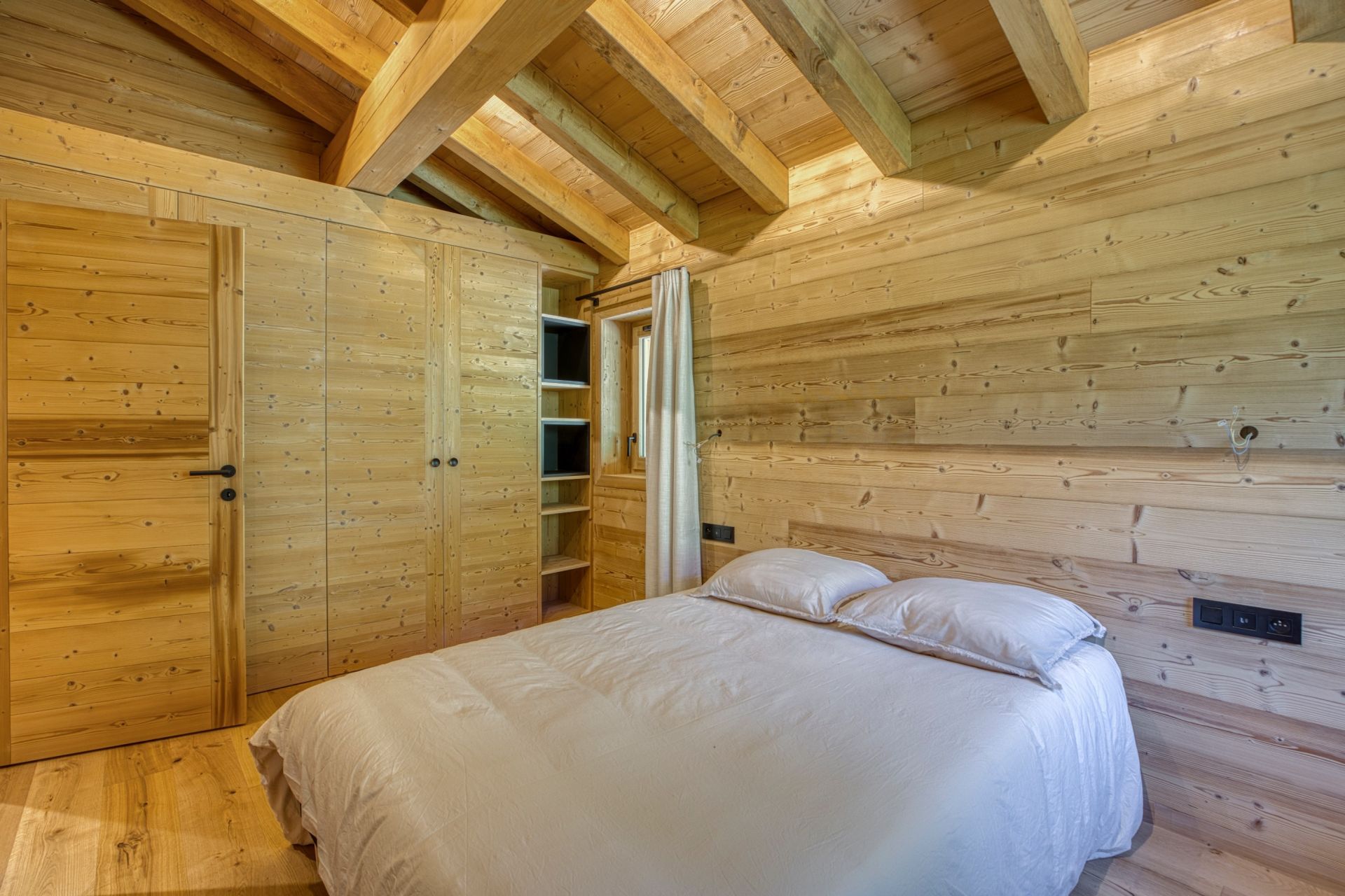 luxury chalet 5 Rooms for sale on LE GRAND BORNAND (74450)