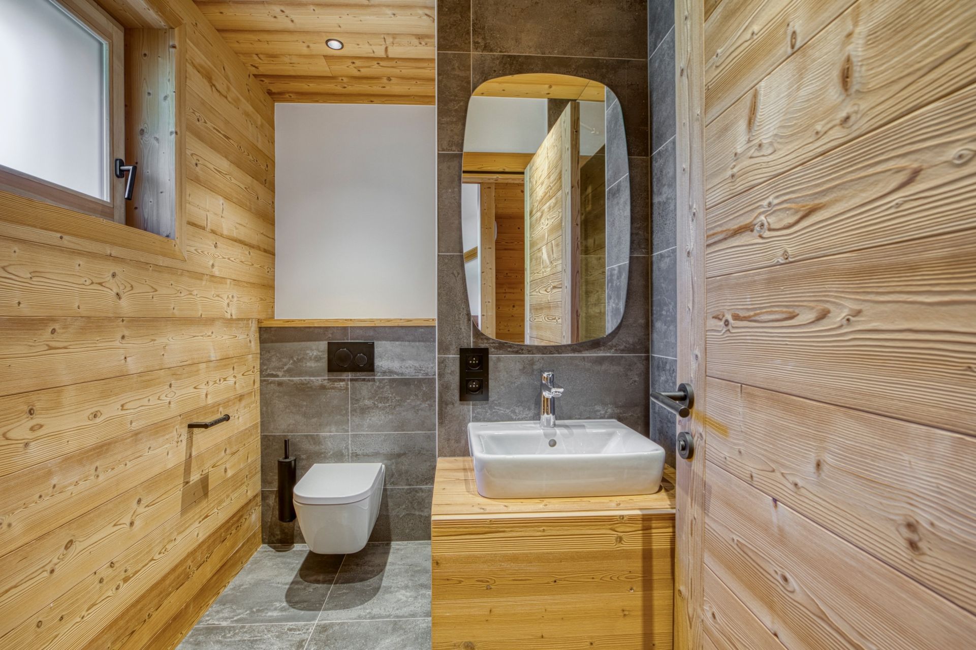 luxury chalet 5 Rooms for sale on LE GRAND BORNAND (74450)