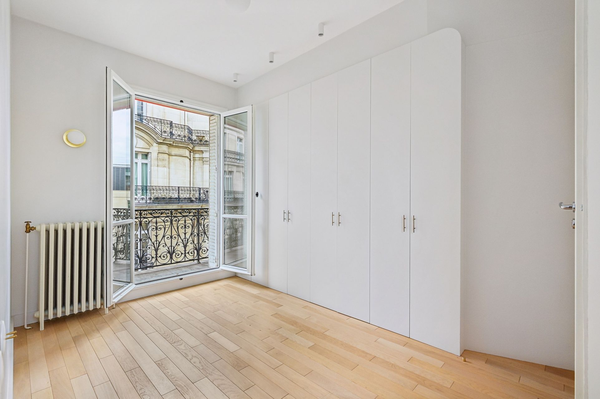 luxury apartment 5 Rooms for sale on PARIS (75016)