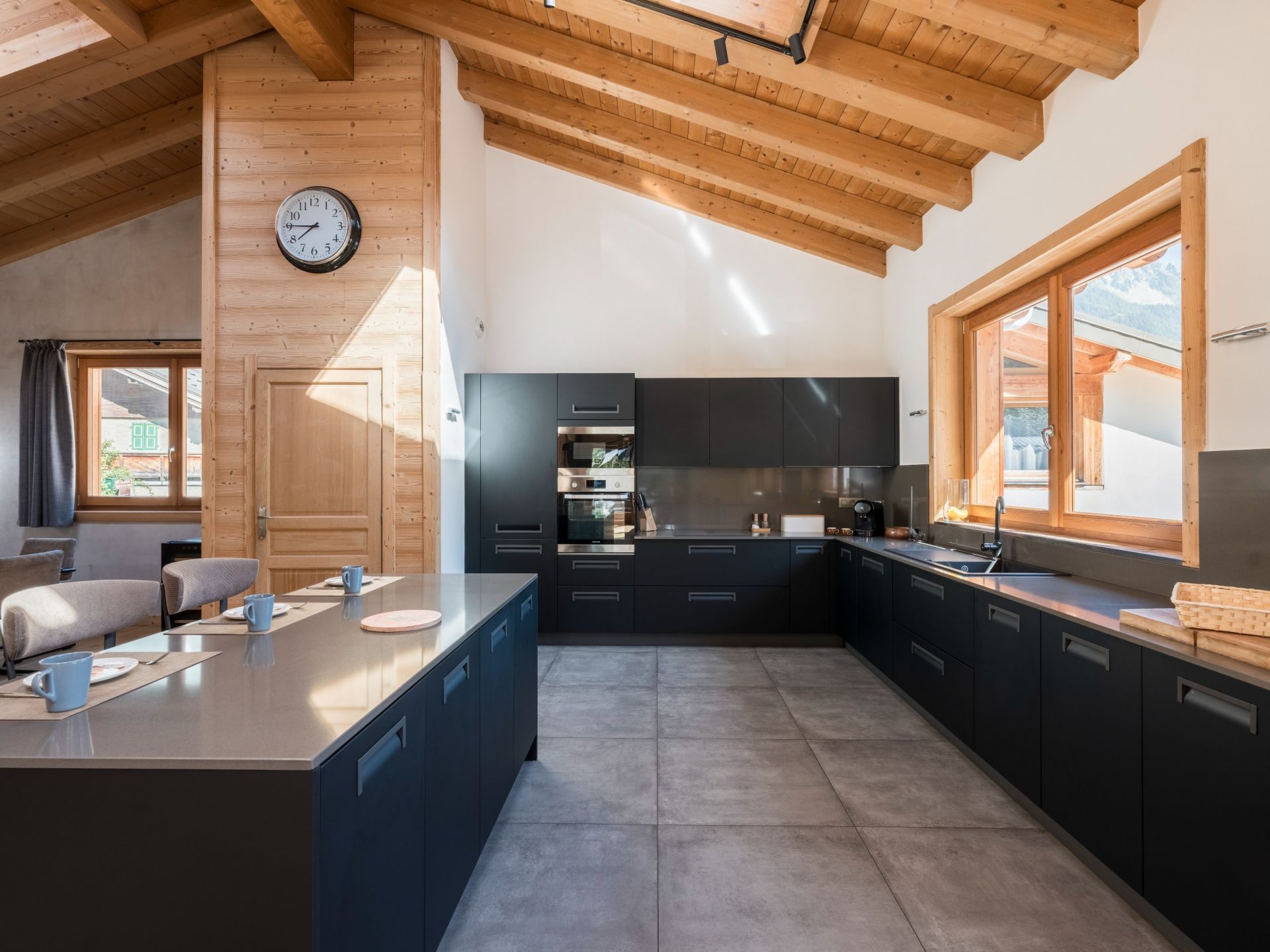luxury chalet 6 Rooms for sale on CHAMONIX MONT BLANC (74400)