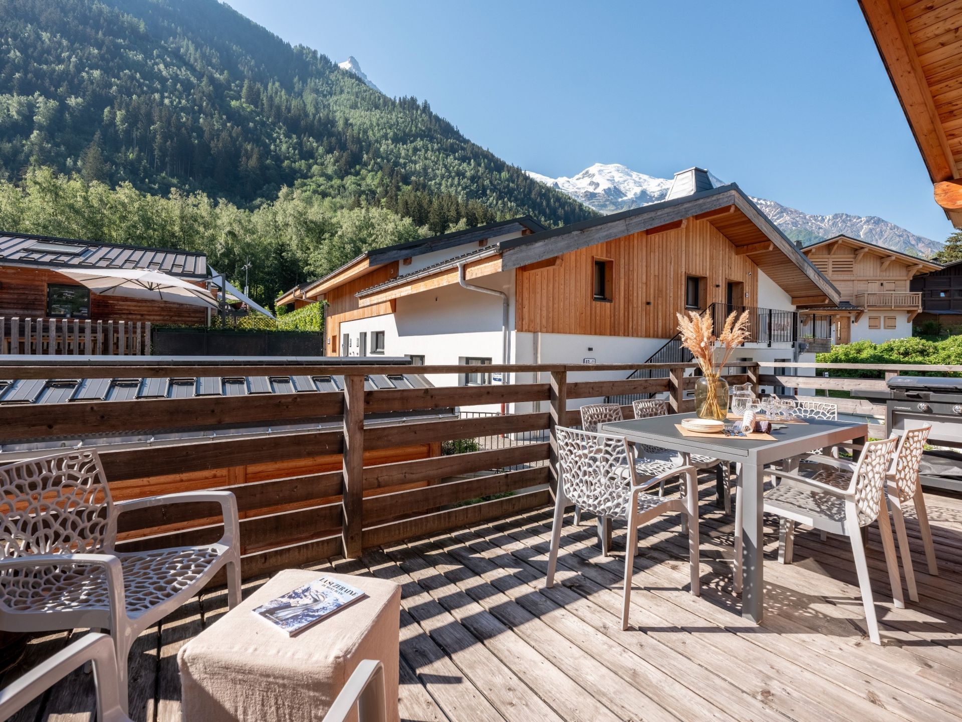 luxury chalet 6 Rooms for sale on CHAMONIX MONT BLANC (74400)