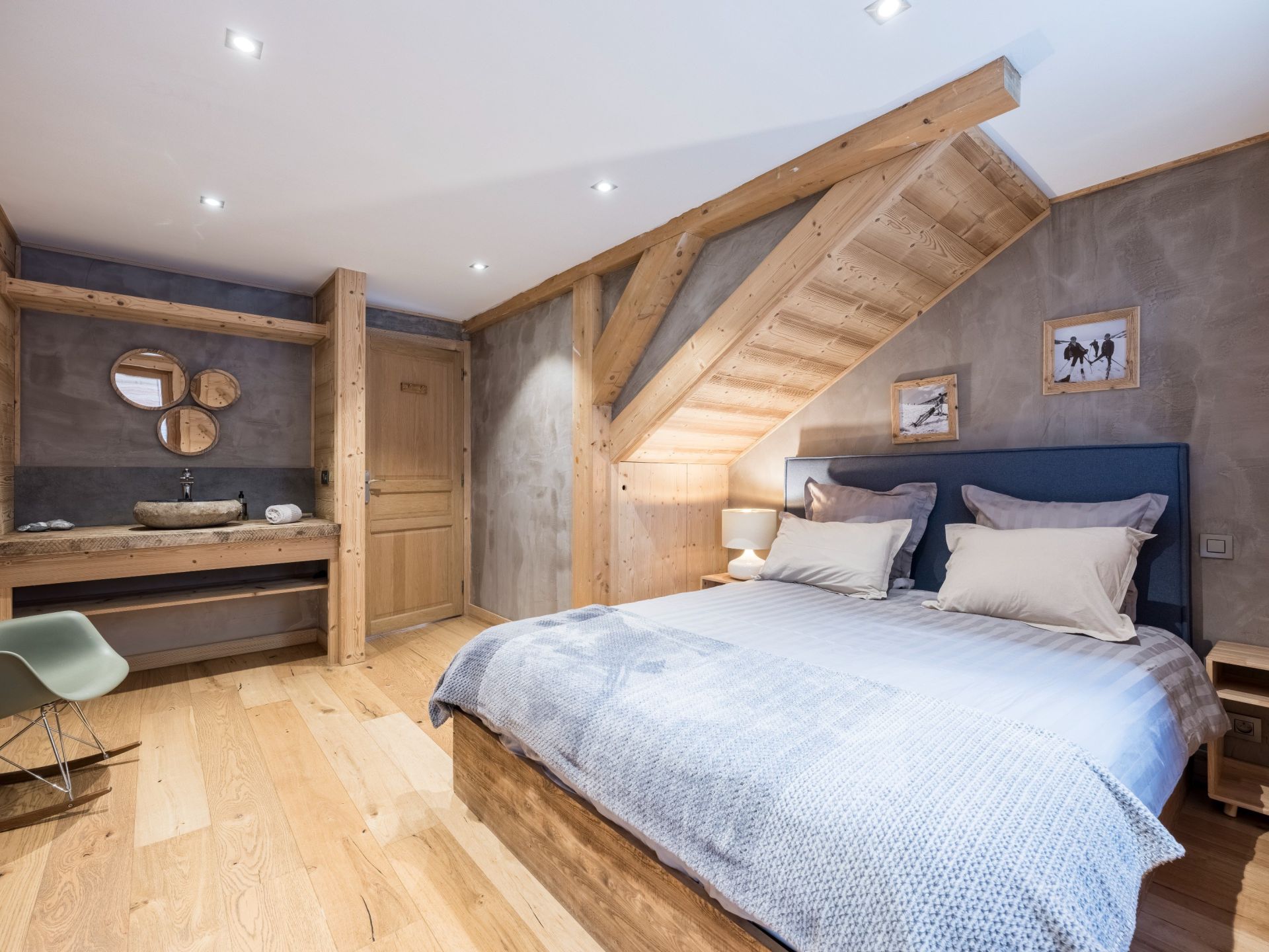 luxury chalet 6 Rooms for sale on CHAMONIX MONT BLANC (74400)
