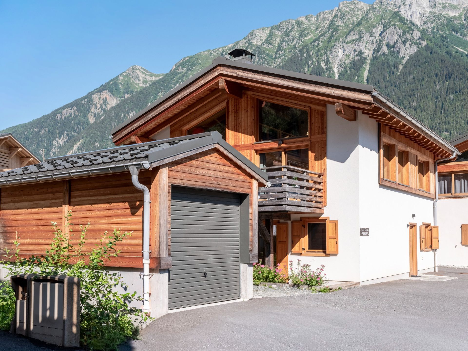 luxury chalet 6 Rooms for sale on CHAMONIX MONT BLANC (74400)
