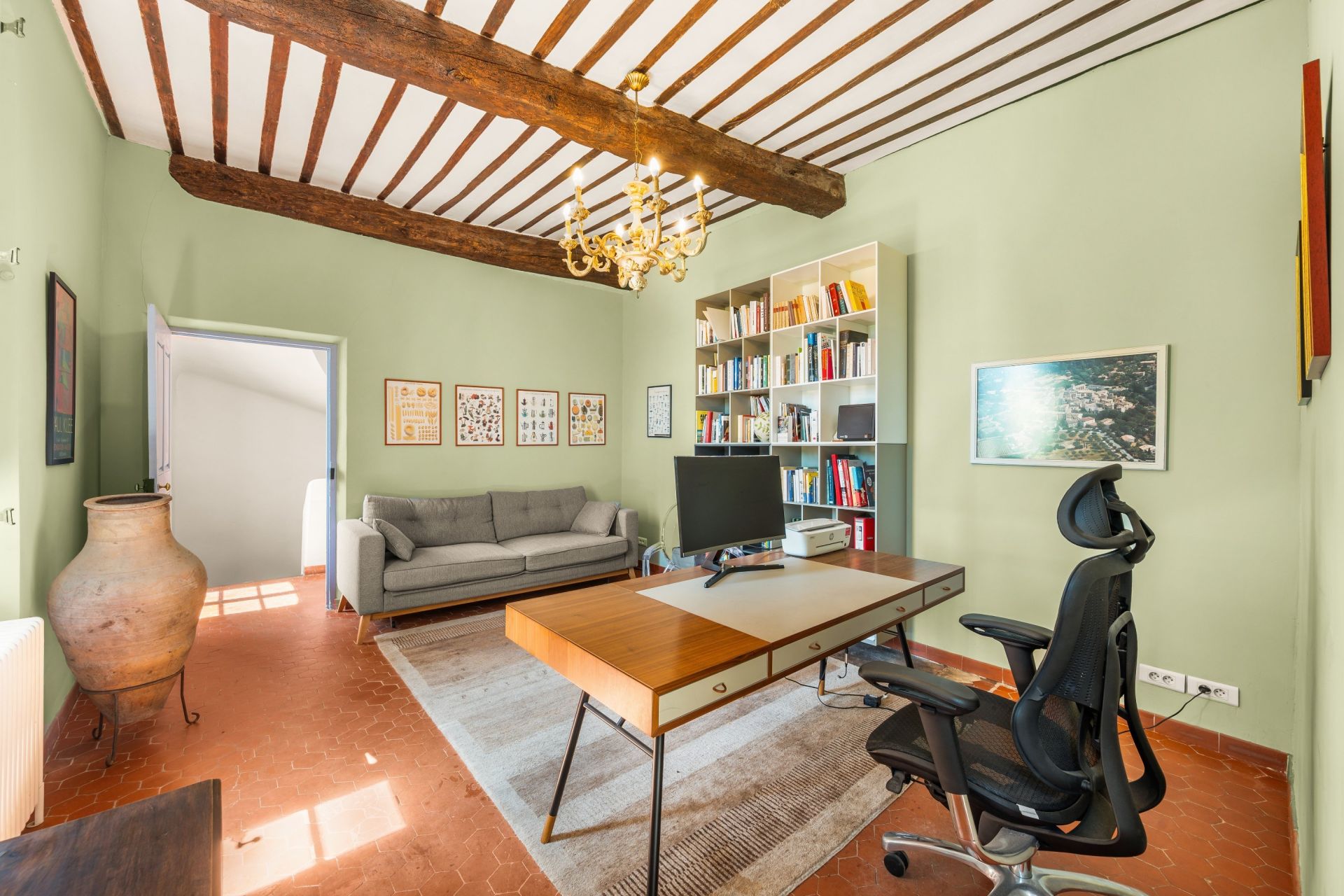 townhouse 7 Rooms for sale on VILLECROZE (83690)