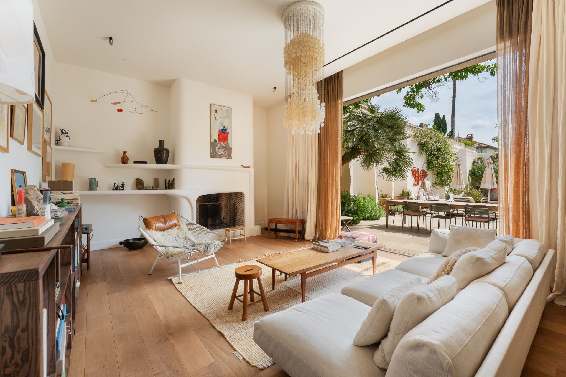 luxury house 9 Rooms for sale on AIGUES MORTES (30220)