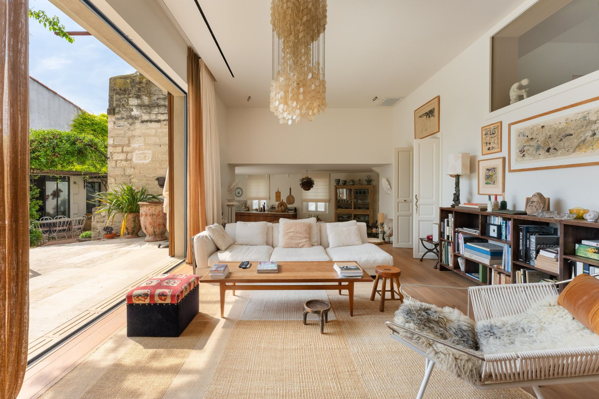 luxury house 9 Rooms for sale on AIGUES MORTES (30220)