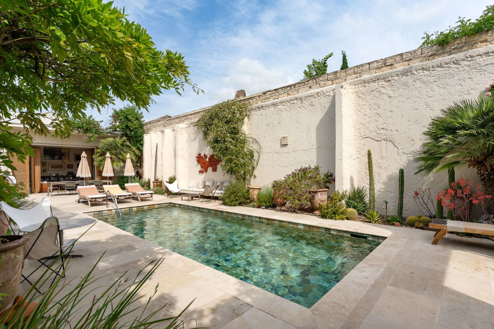 luxury house 9 Rooms for sale on AIGUES MORTES (30220)