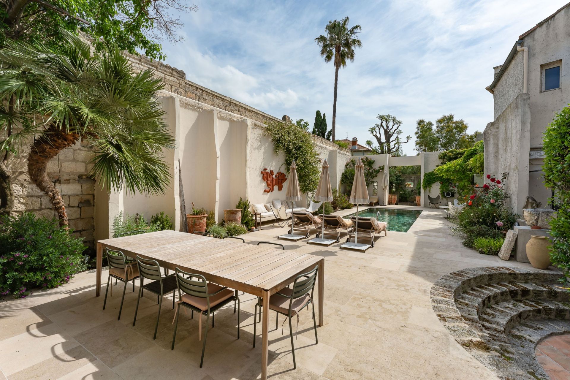 luxury house 9 Rooms for sale on AIGUES MORTES (30220)