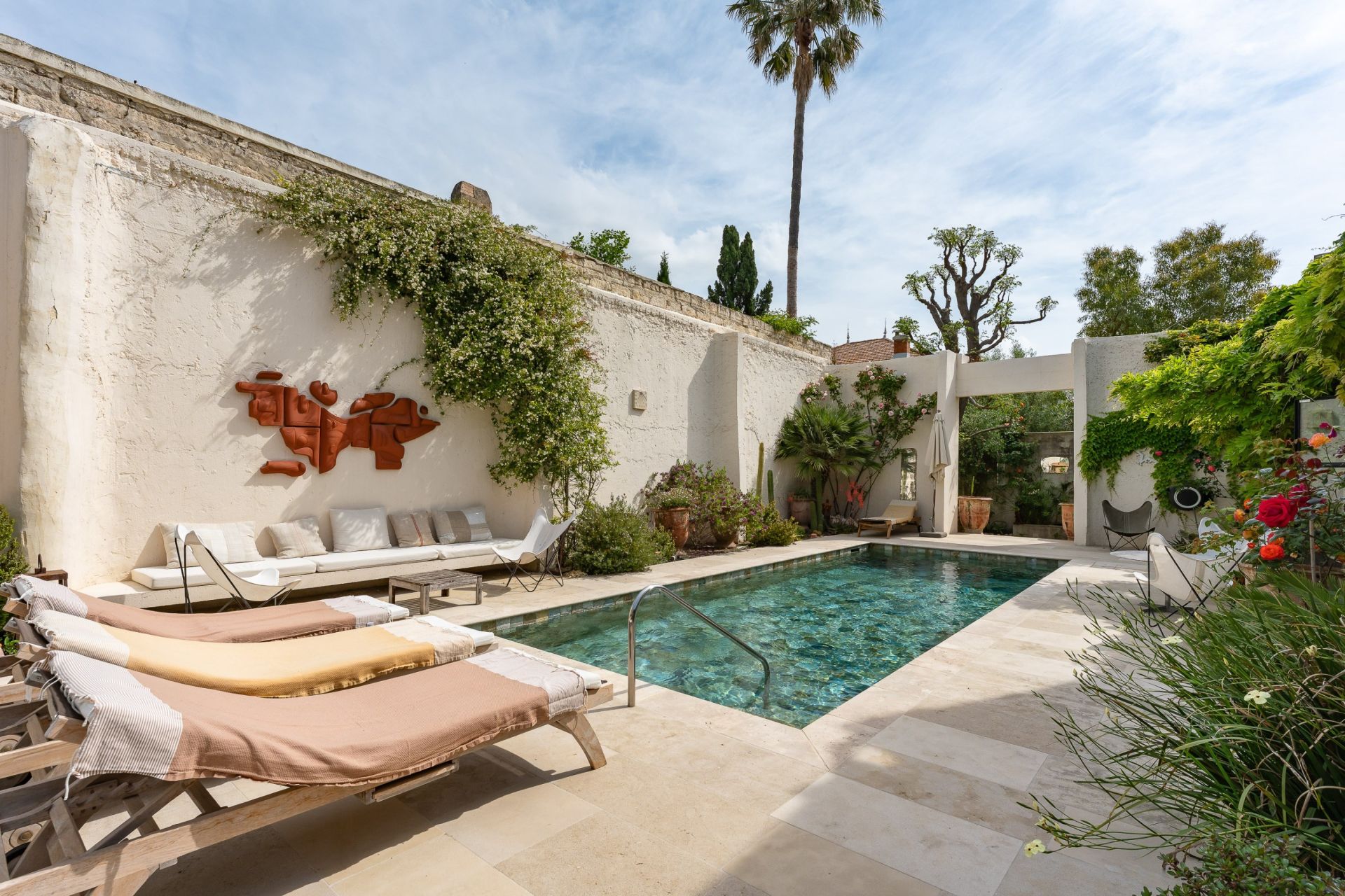 luxury house 9 Rooms for sale on AIGUES MORTES (30220)