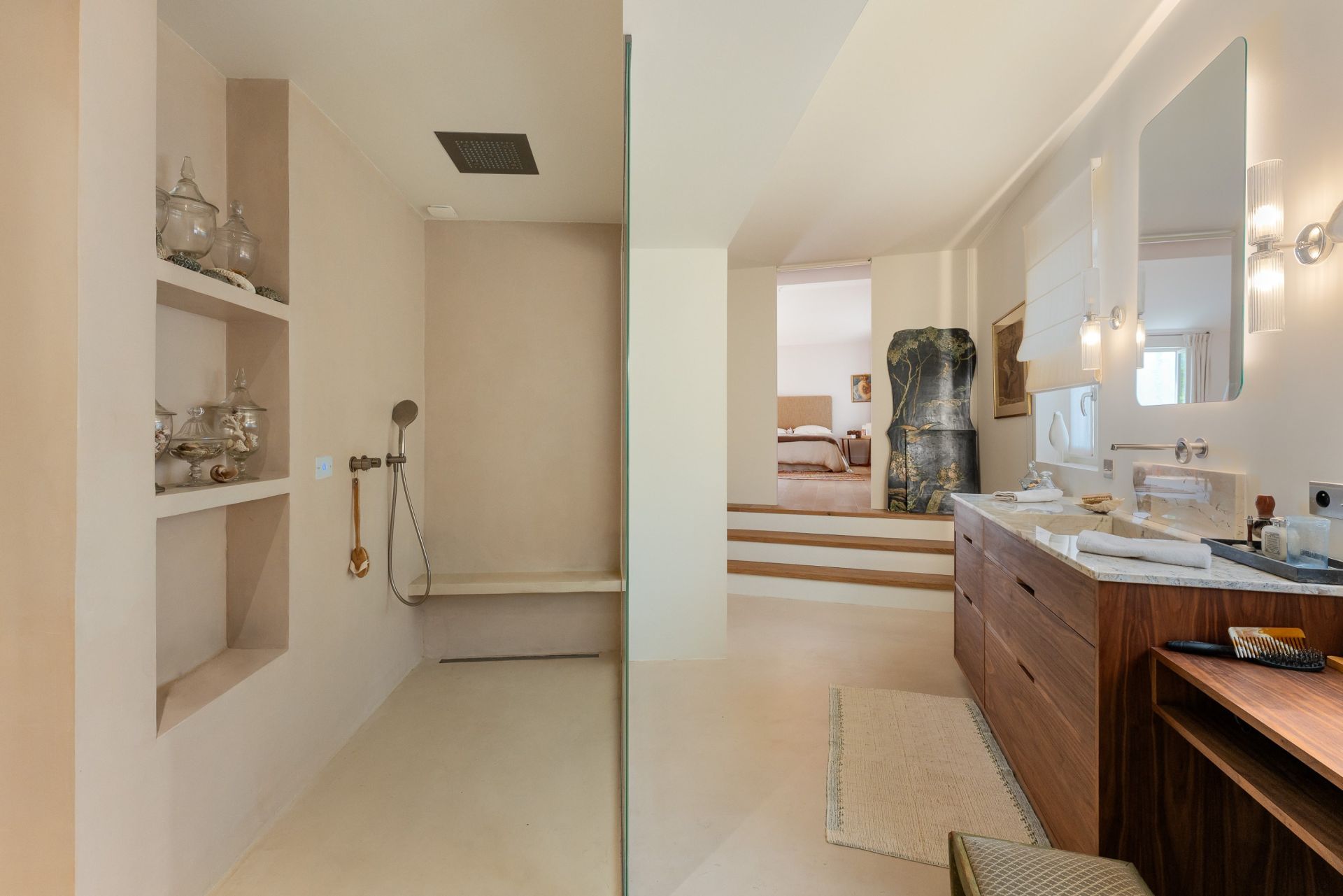 luxury house 9 Rooms for sale on AIGUES MORTES (30220)