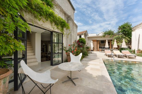 Sale Luxury house Aigues-Mortes 9&nbsp;Rooms 310&nbsp;m²