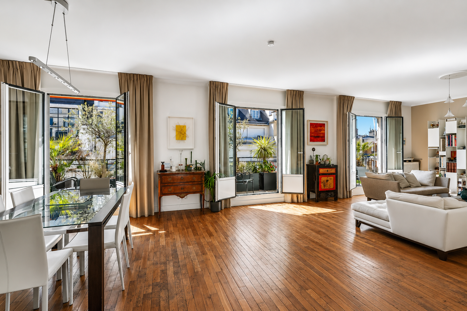 luxury apartment 5 Rooms for sale on PARIS (75016)