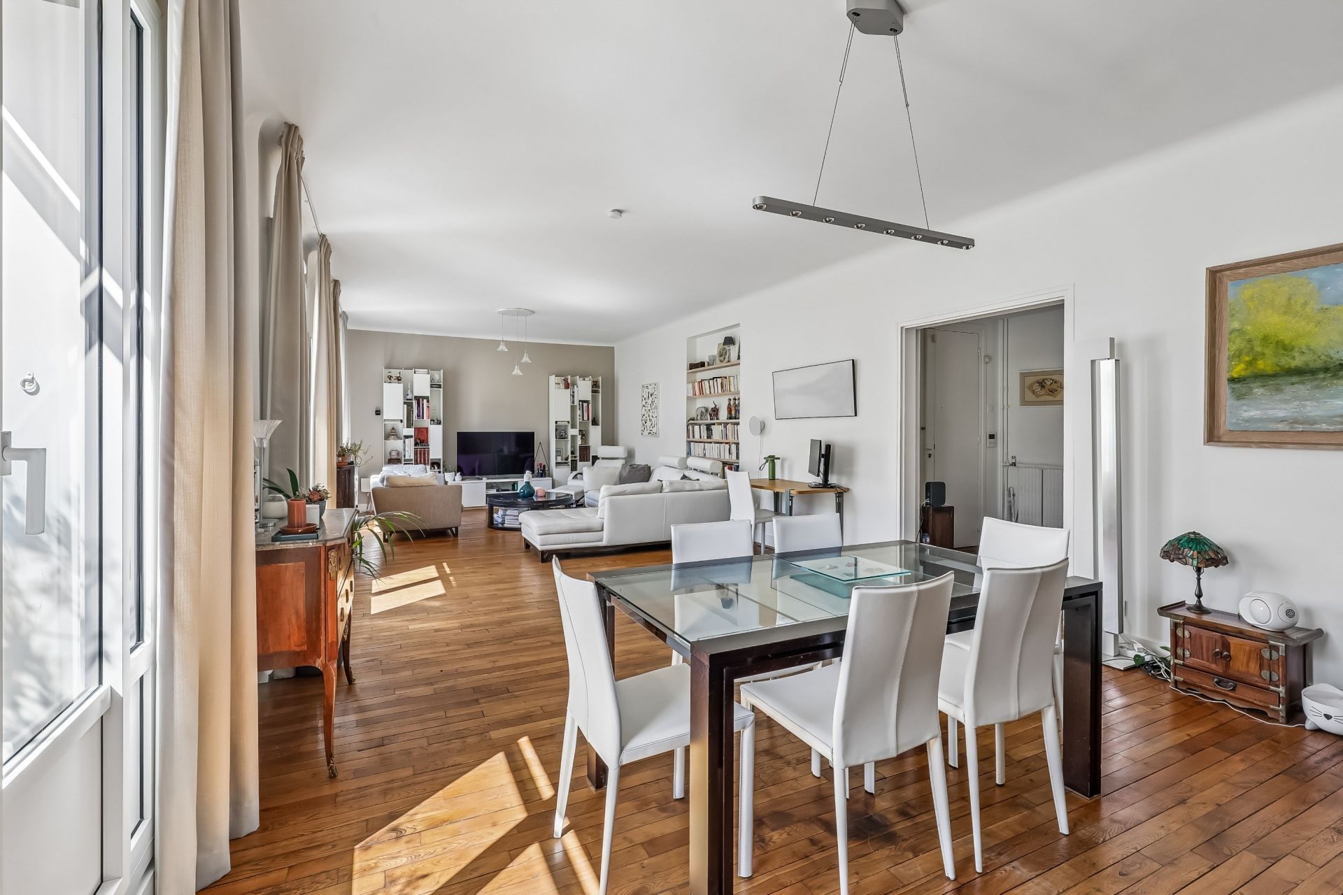 luxury apartment 5 Rooms for sale on PARIS (75016)