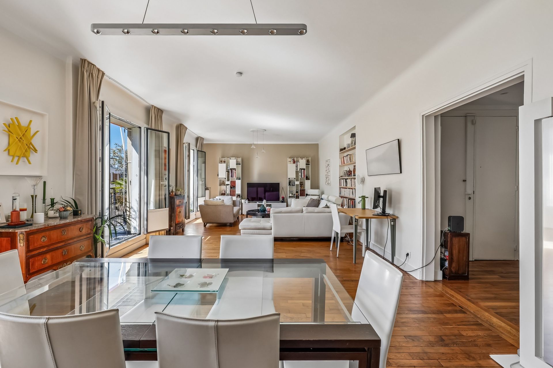 luxury apartment 5 Rooms for sale on PARIS (75016)